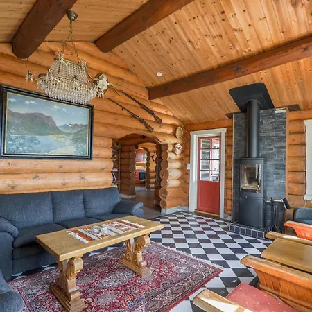 Large With Stunning Views! *