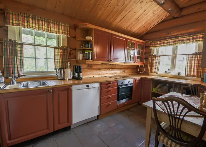 Large With Stunning Views! *