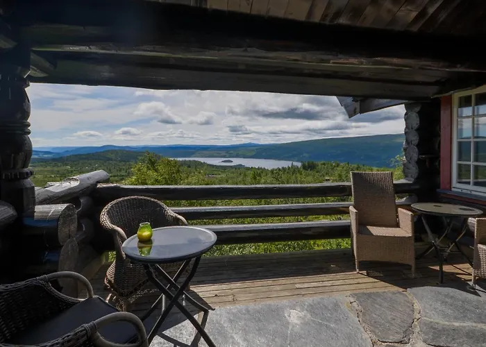 Large With Stunning Views! *